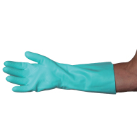 Restauration traditionnelle. Fournir et faire porter des gants anti coupures  (gants en fibres) pour la découpe et l'épluchage des légumes - Fiche - INRS